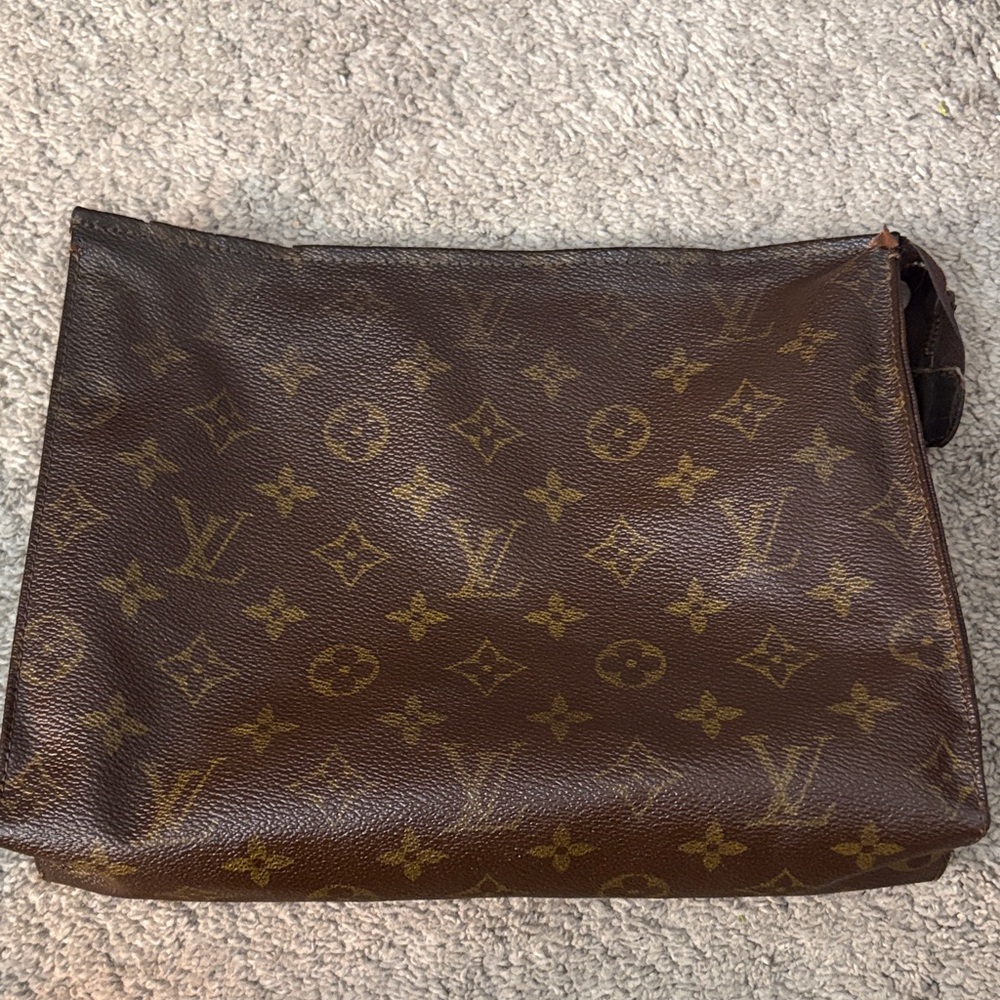 Louis Vuitton LV Brown Monogram Makeup Bag / Clutch